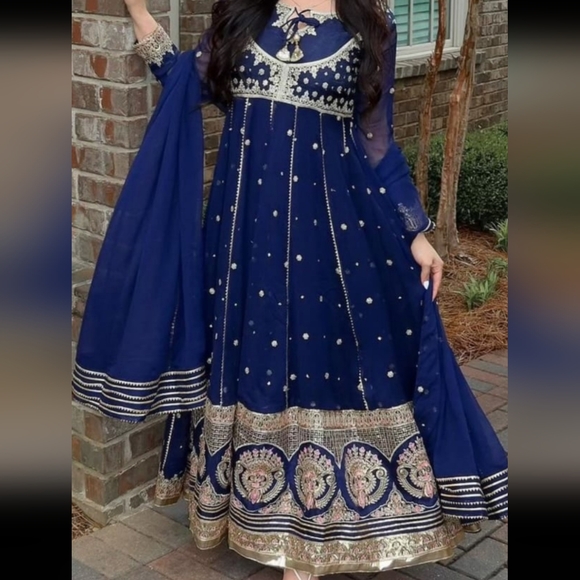 Pakistani dress - Picture 1 of 2